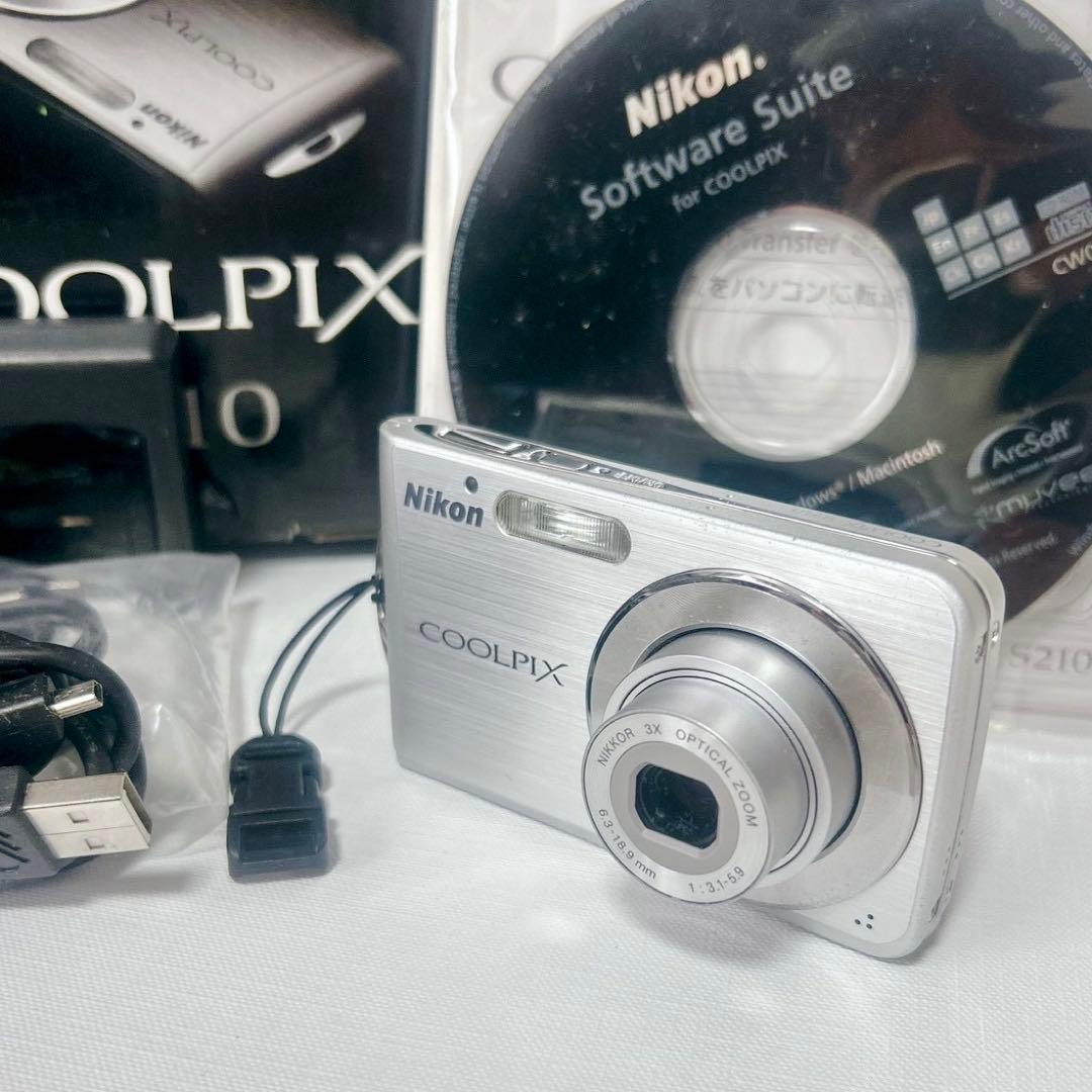 Nikon ニコン COOLPIX S210 デジタルカメラ シルバー 外箱付き