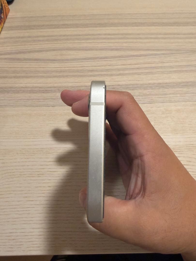 Apple iPhone 12 ホワイト 本体 背面割れあり