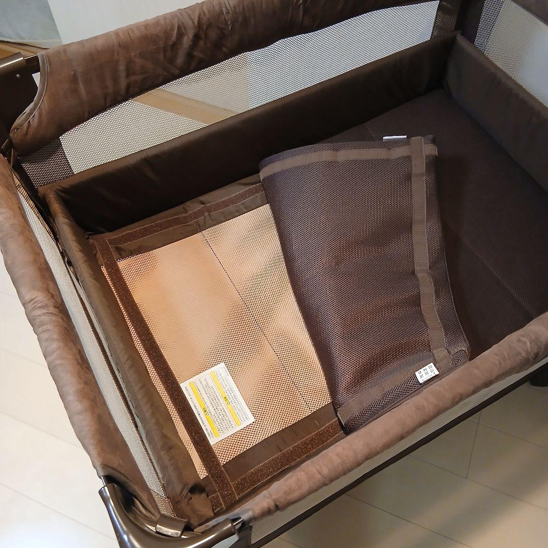 アップリカ ココネルエアープラス ベビーベッド ブラウン 洗えるマット