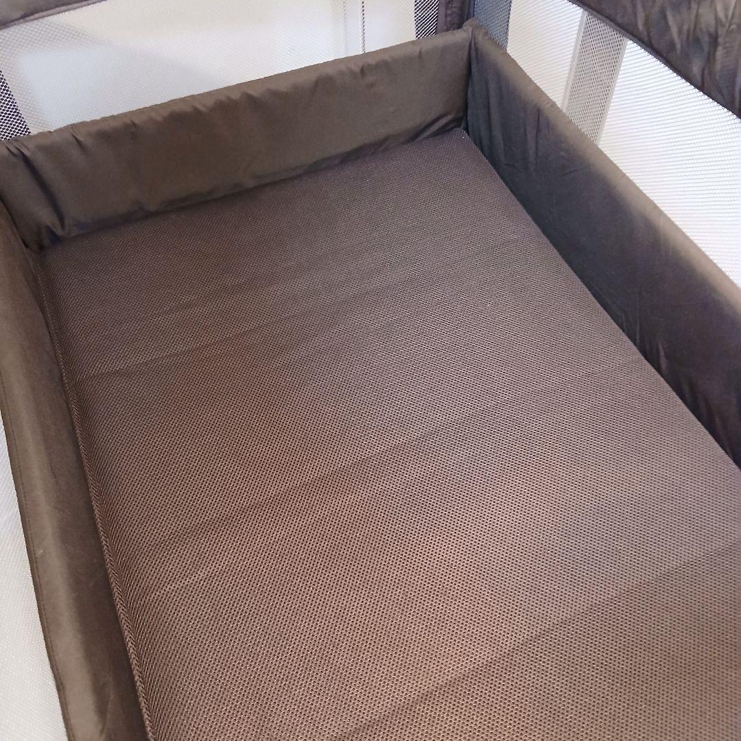 アップリカ ココネルエアープラス ベビーベッド ブラウン 洗えるマット