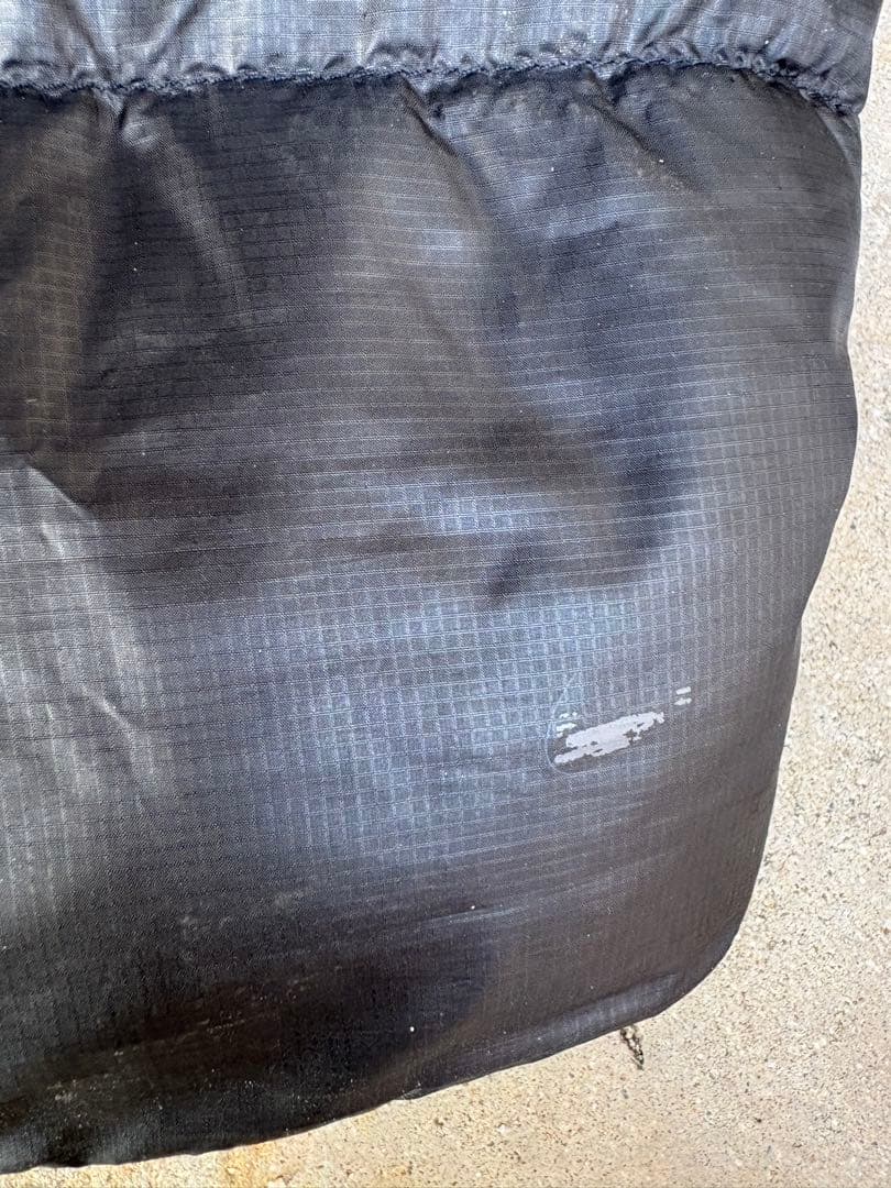 NIKE ACG ワンポイントロゴ ダウンジャケット 黒色