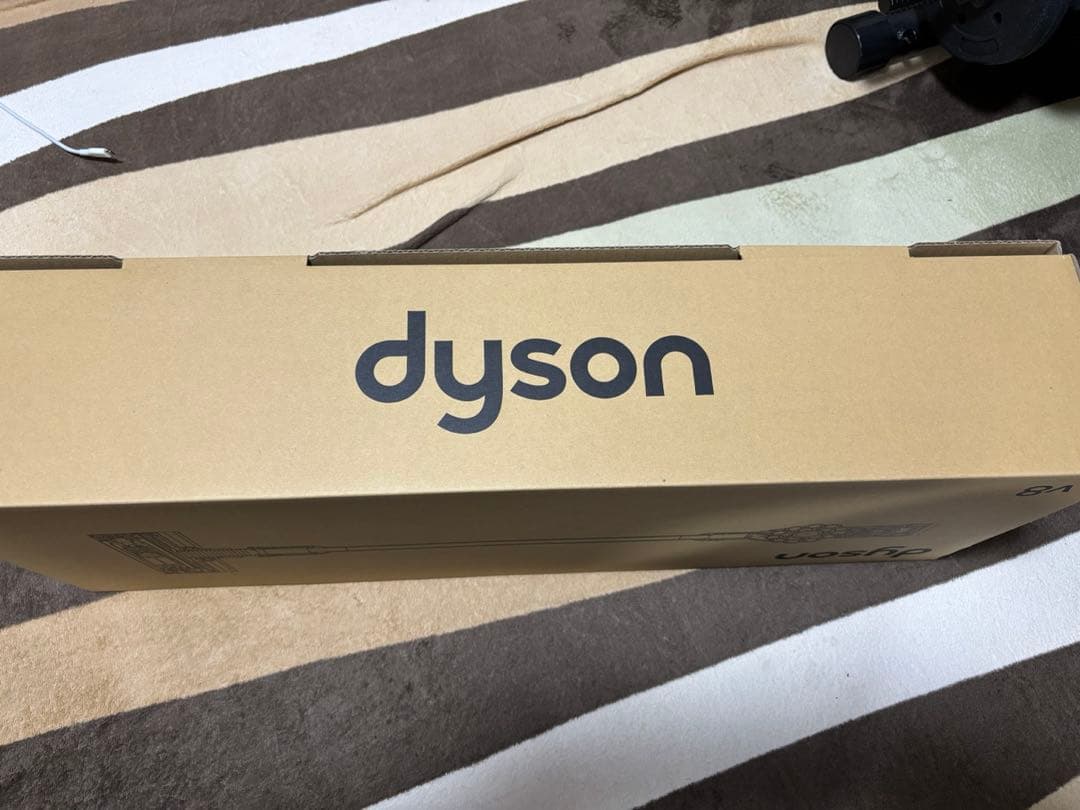 未使用　Dyson 掃除機 コードレス V8 Origin (SV25 RD2)