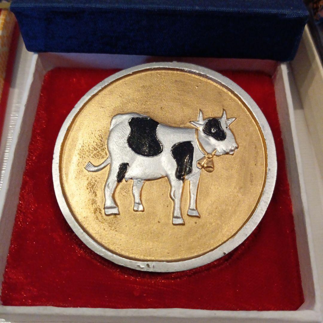 祖*品様 干支　牛　硯　中国上海硯　　硯3点セット