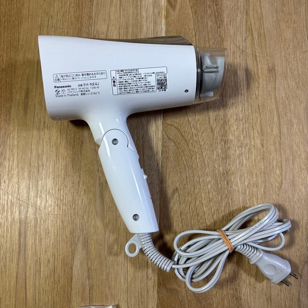 sana　Panasonic ヘアドライヤー　イオニティとLOWYAベンチ