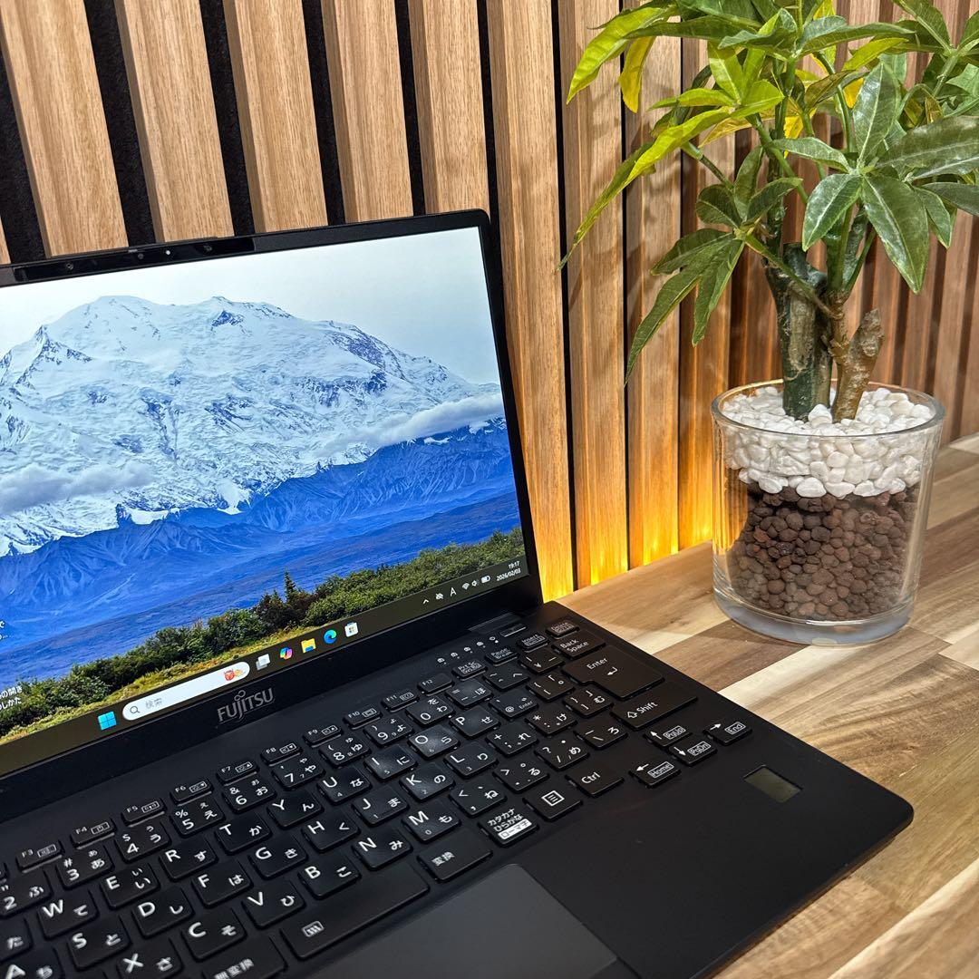 最上級品‼️LIFEBOOK☘️最高峰i7☘第11世代☘️フルHD☘最新ノートパソコン