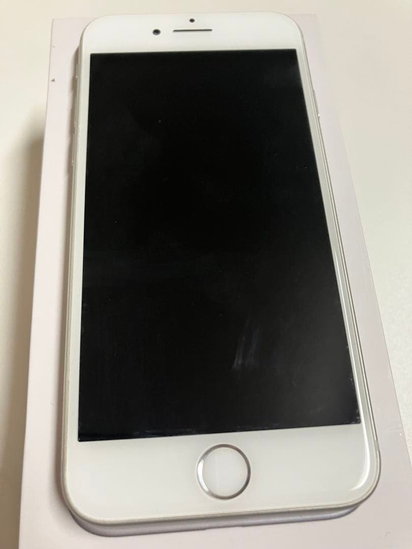 Apple iPhone 8 本体 付属品付き SIMロックあり docomo