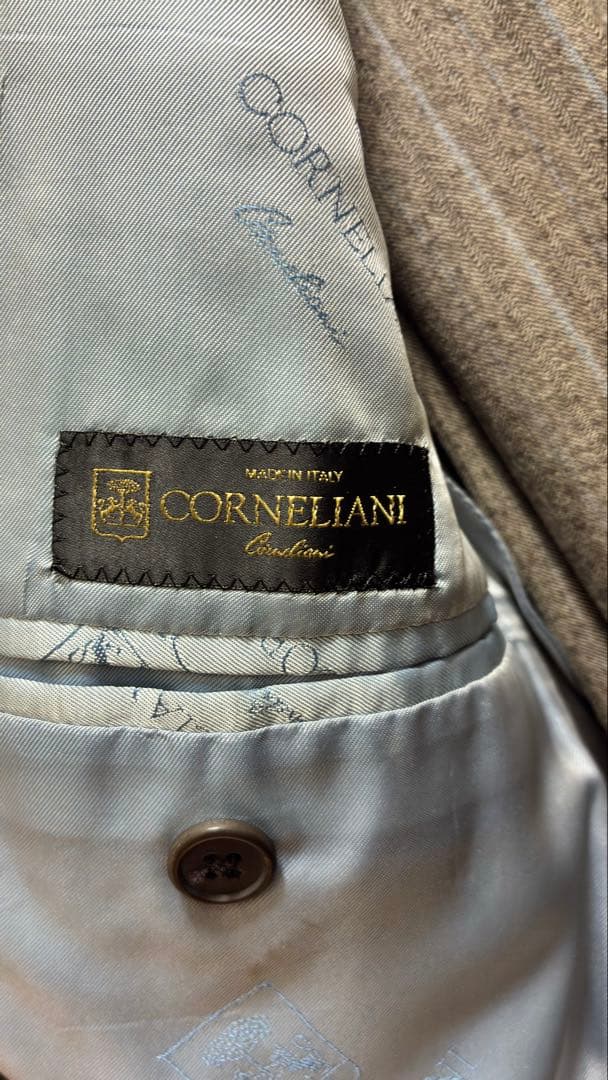 り*ん様 CORNELIANI ストライプスーツ ベージュジャケットとパンツ