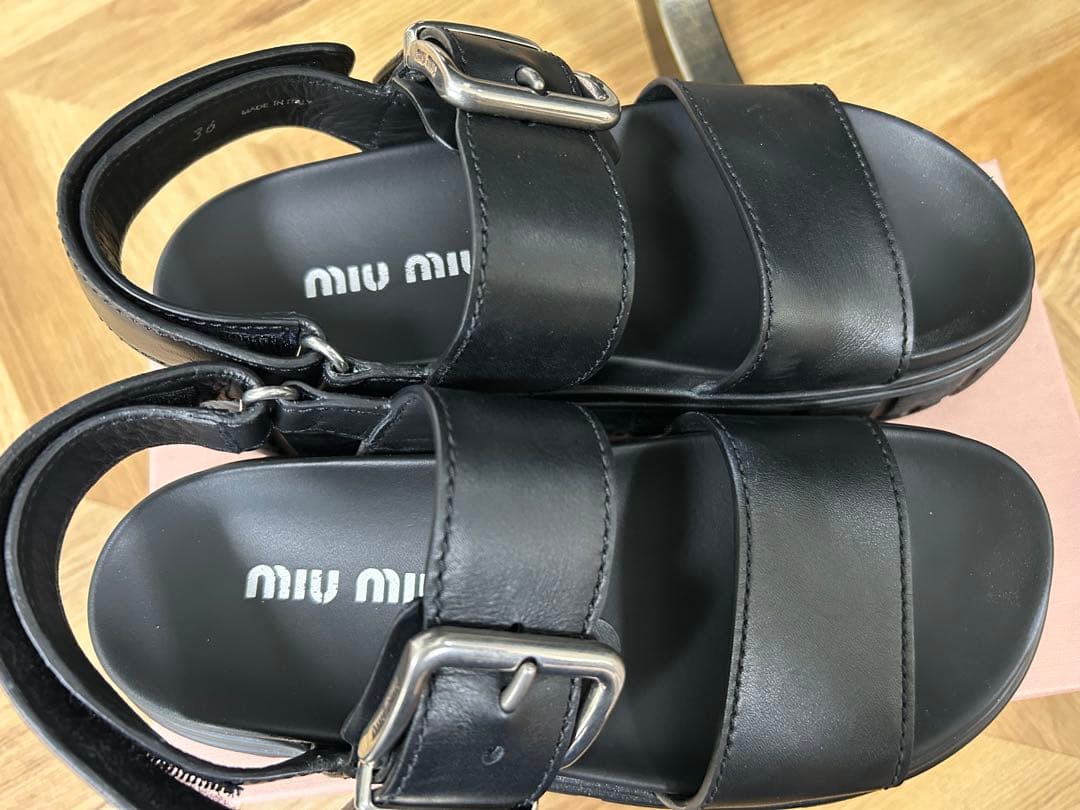 ⭐︎美品ミュウミュウ⭐︎昨季厚底サンダル
