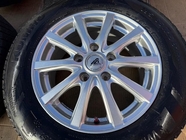 ノア ヴォクシー スタッドレスタイヤセット 195/65R15 2021年製