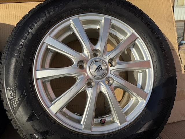 ノア ヴォクシー スタッドレスタイヤセット 195/65R15 2021年製