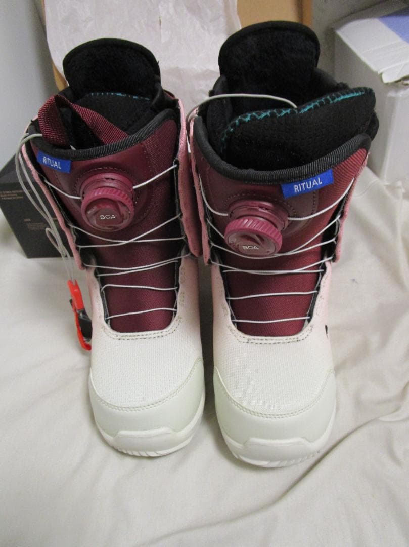 n*u様 バートン 2023-24　ウィメンズ リチュアル BOA® スノーボー