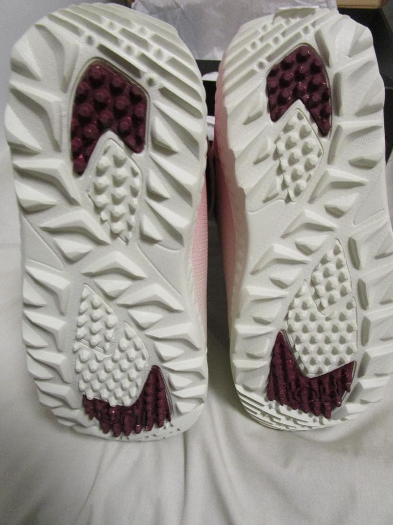 n*u様 バートン 2023-24　ウィメンズ リチュアル BOA® スノーボー