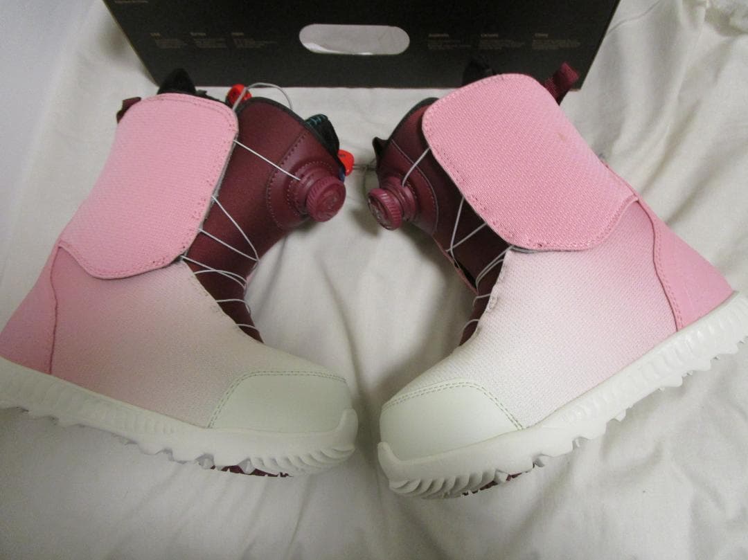 n*u様 バートン 2023-24　ウィメンズ リチュアル BOA® スノーボー