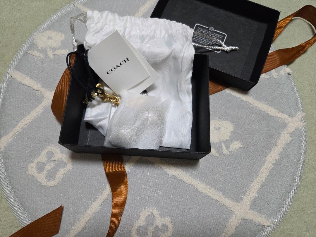 【新品未使用】COACH チェリー バッグ チャーム ゴールド