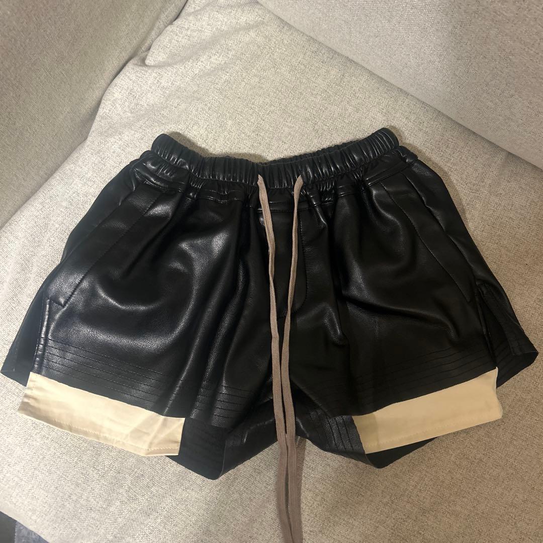 レザーショートパンツ　ブラック S