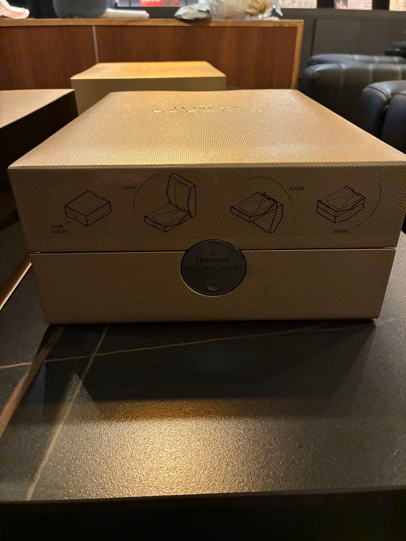 Hennessy Paradis ヘネシー　パラディ　空瓶空箱2セット