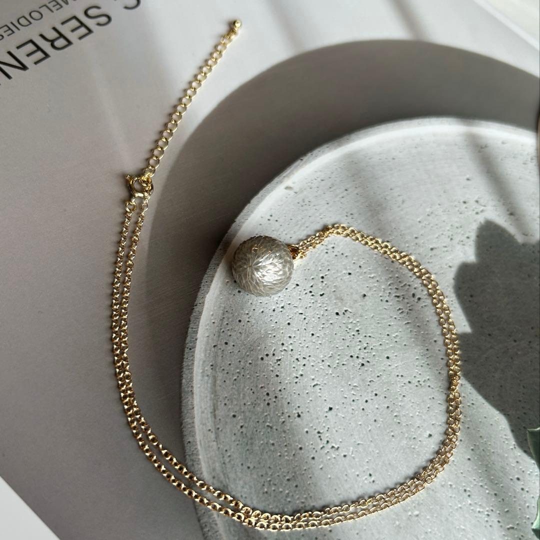 くにちゃん様おまとめ　カービングパールのネックレス　オイスターパールネックレス