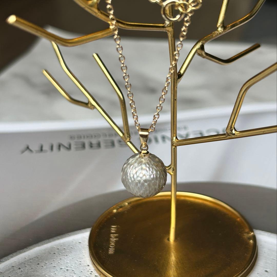 くにちゃん様おまとめ　カービングパールのネックレス　オイスターパールネックレス