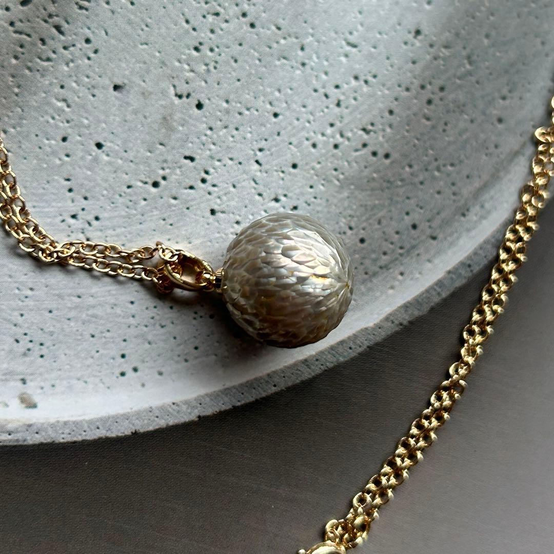 くにちゃん様おまとめ　カービングパールのネックレス　オイスターパールネックレス