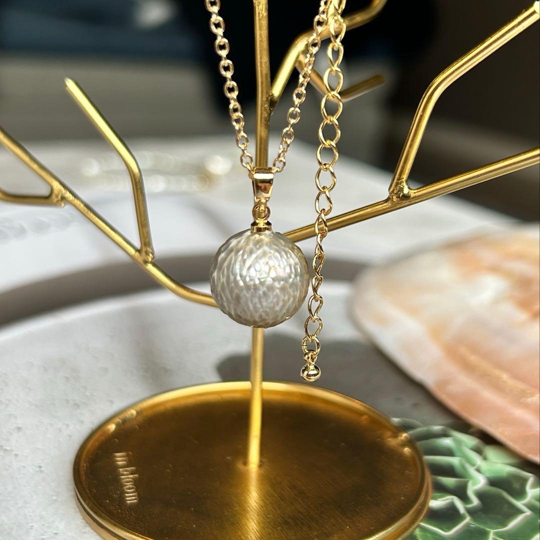 くにちゃん様おまとめ　カービングパールのネックレス　オイスターパールネックレス