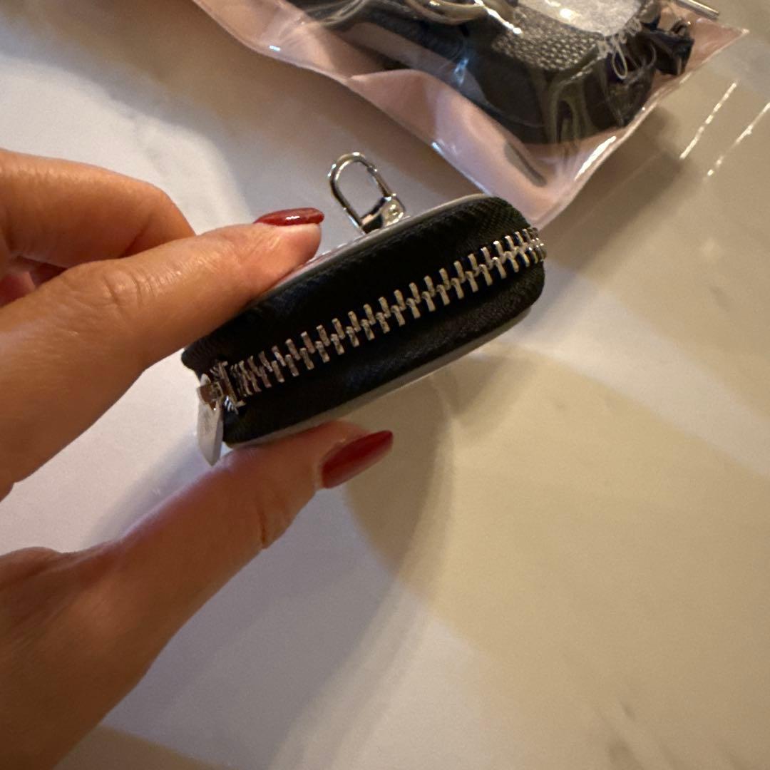 エジュー　iPhone16pro ケース　、　ミニポーチ