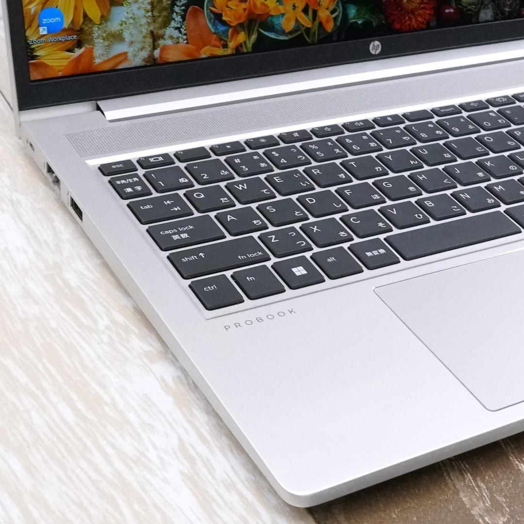 超高速ＳＳＤ２５６ＧＢ搭載✨極美品の東京生産✨１０コア１２スレの１２世代コアｉ５