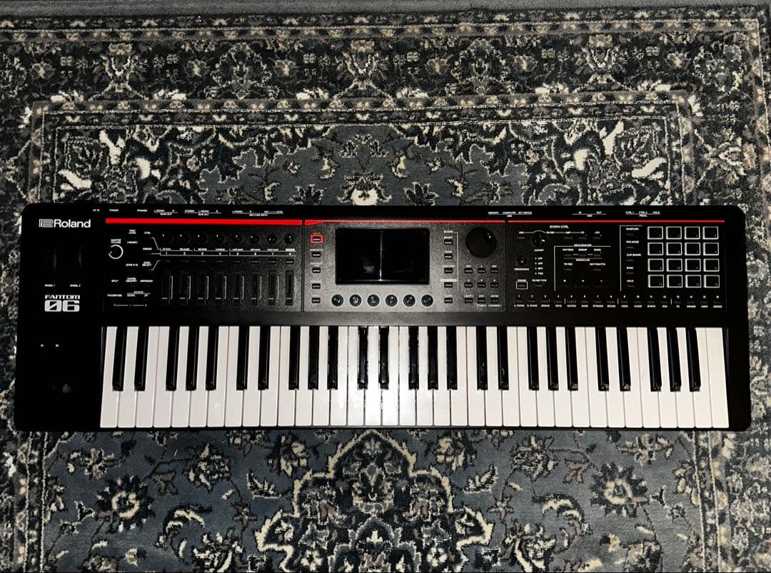 Roland FANTOM-06 シンセサイザー