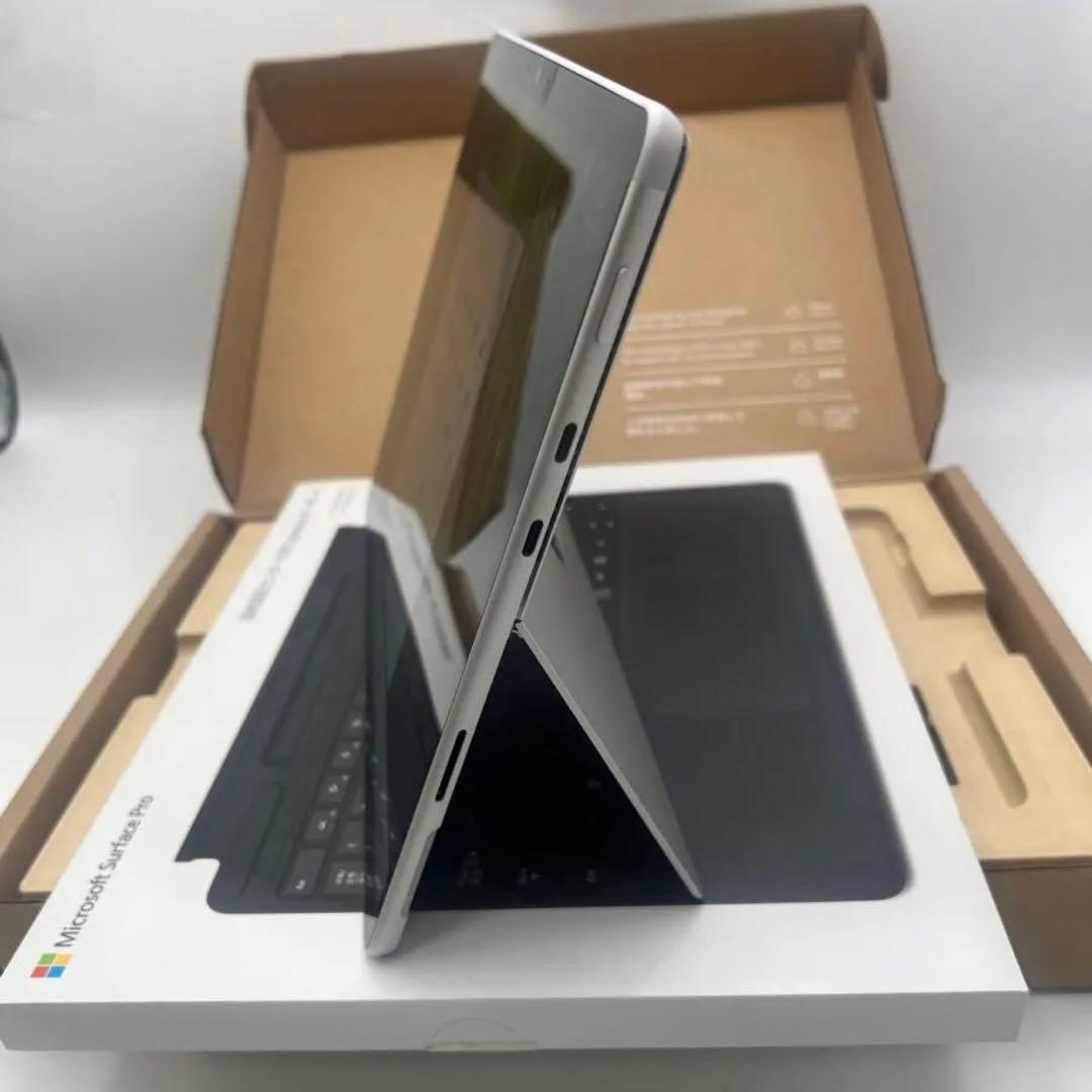 Surface Pro8　 [core i5 1145G7 メモリ8GB