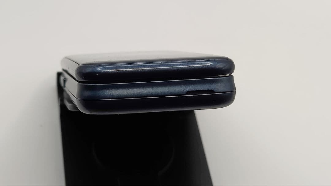 ✨ docomo らくらくホン F-01M ネイビー 携帯電話本体