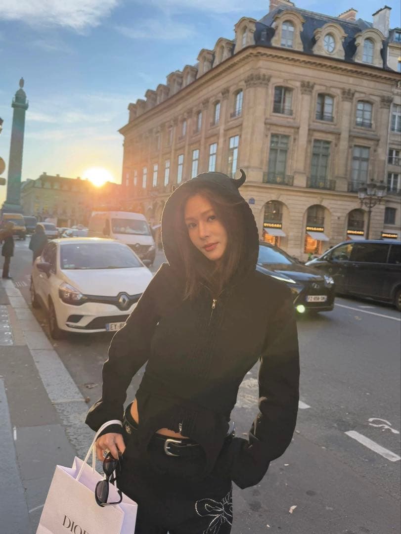 【極美品】nodress 悪魔ツノ付き黒パーカー