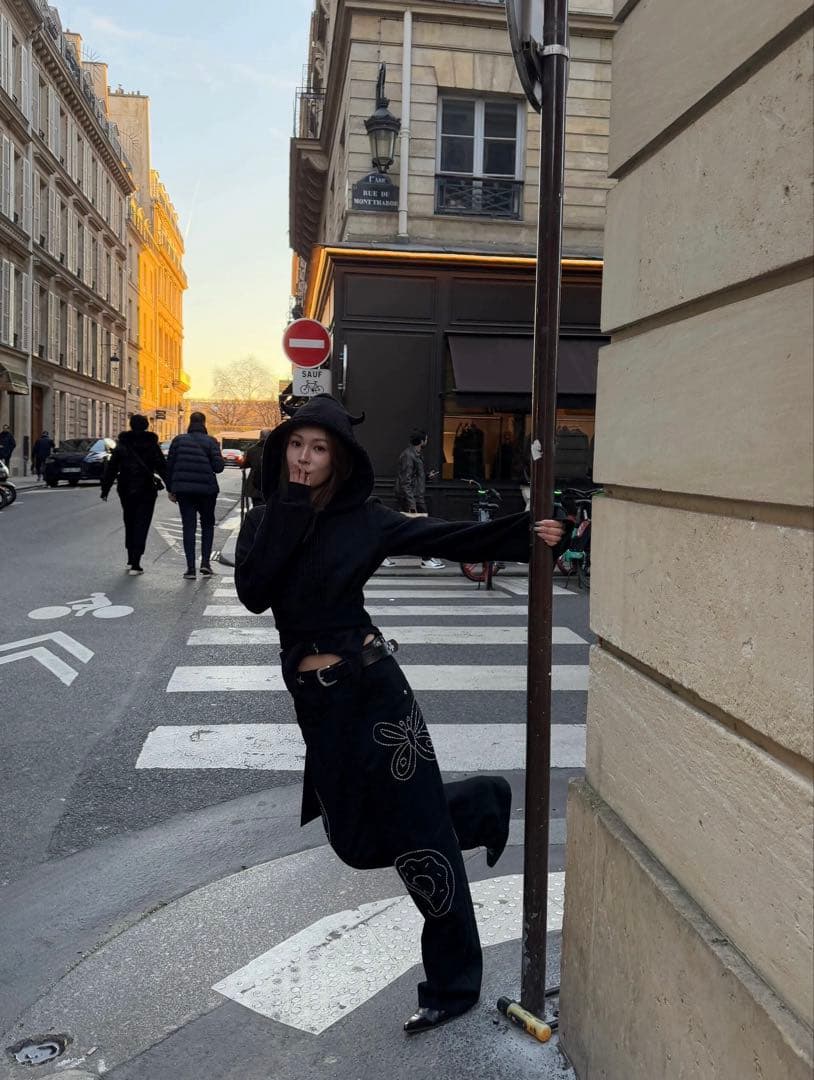 【極美品】nodress 悪魔ツノ付き黒パーカー