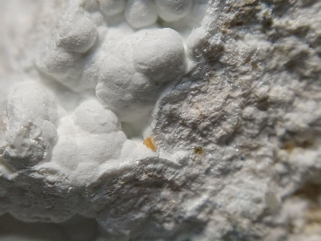 ご*う様 国産鉱物　逸見石　7.5mm　原石　ヘンミライト　鉱物標本