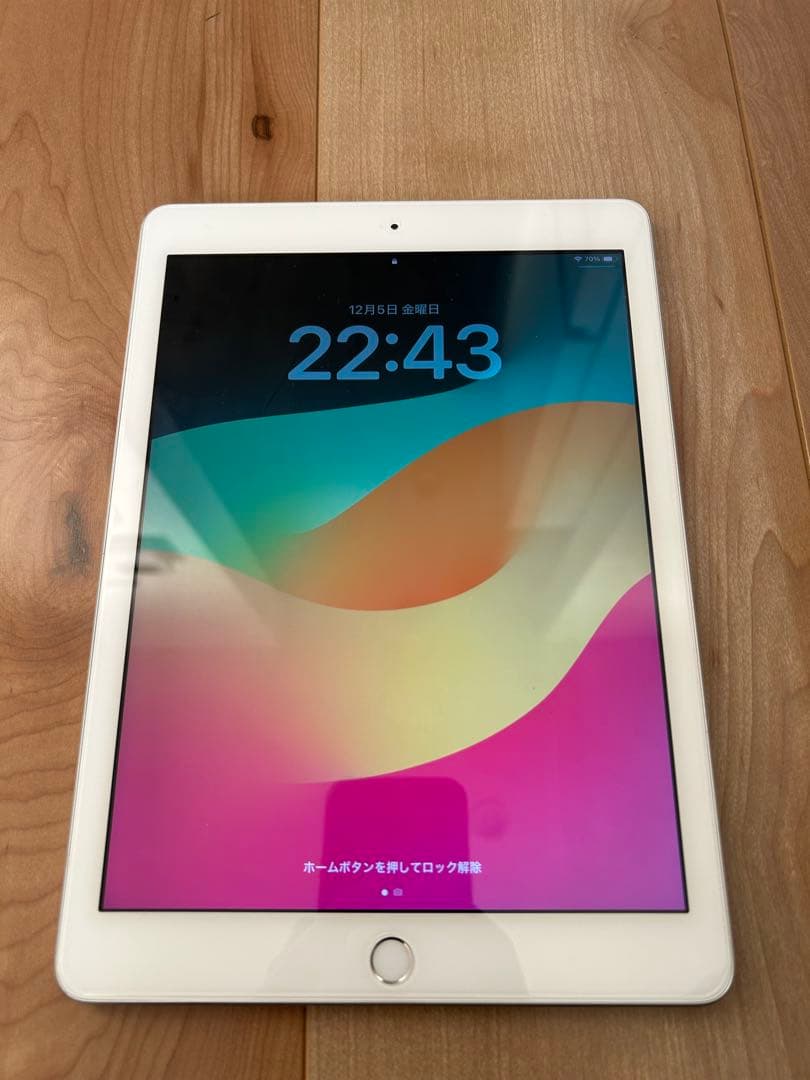 Apple iPad シルバー 本体　第6世代32GB