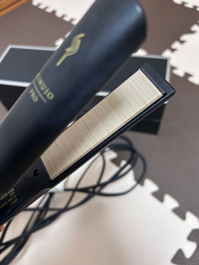 【箱付】KINUJO PRO Straight ストレートヘアアイロン