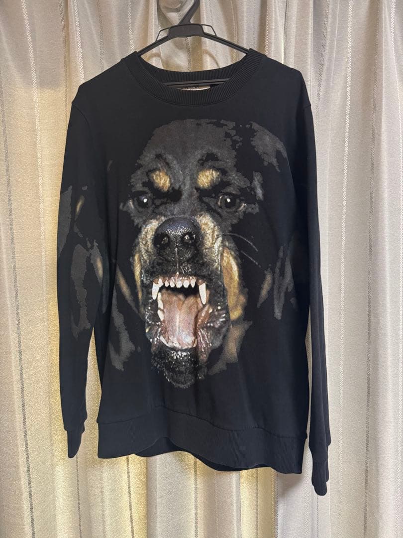 【GIVENCHY】ロットワイラー顔プリント スウェット