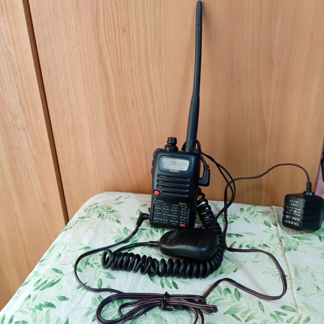YAESU FT-50 トランシーバー 144/430M　ハンディ マイク電源付