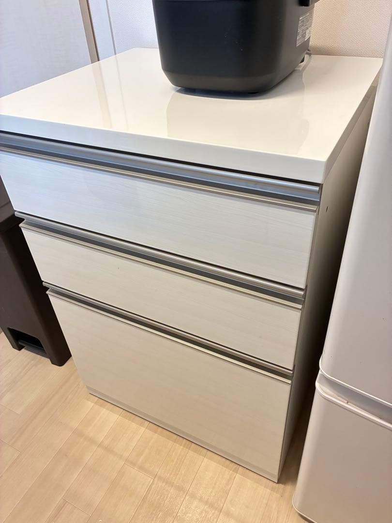 ホワイトキッチンカウンター 3引き出し　ニトリ