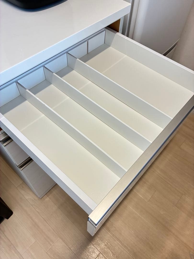 ホワイトキッチンカウンター 3引き出し　ニトリ