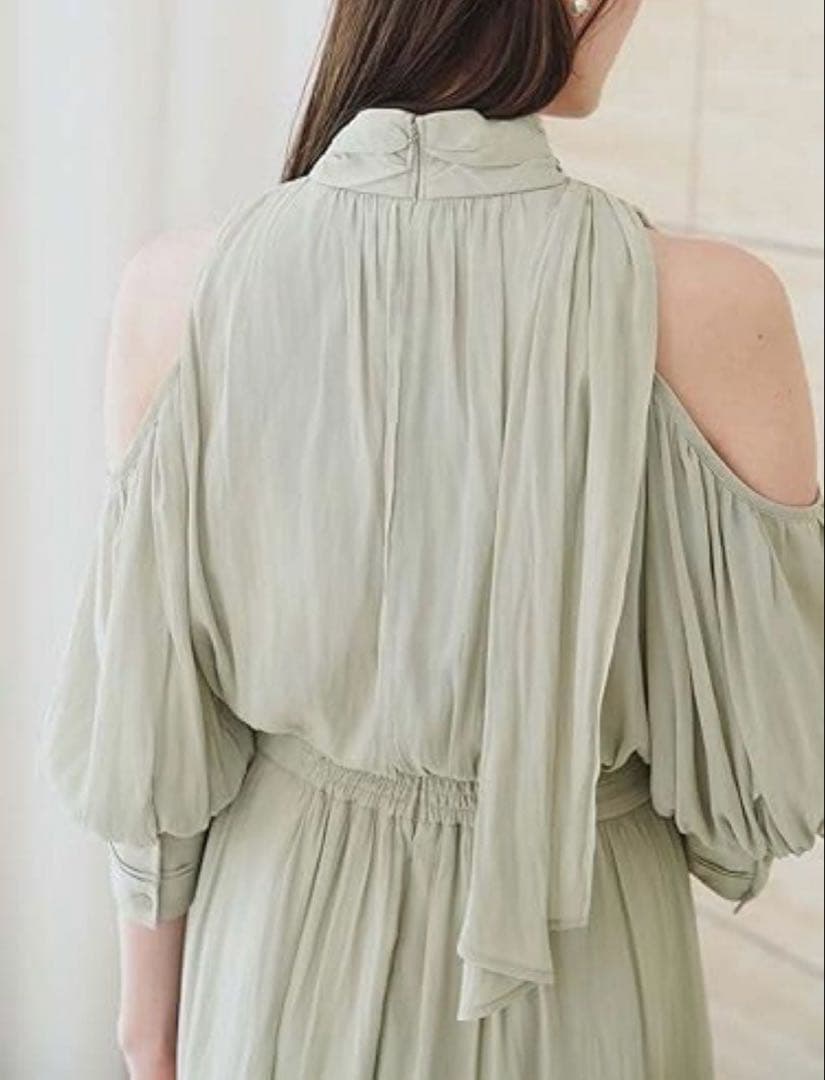 美品⭐️SNIDEL ゴールドショルダーワンピース　0サイズ