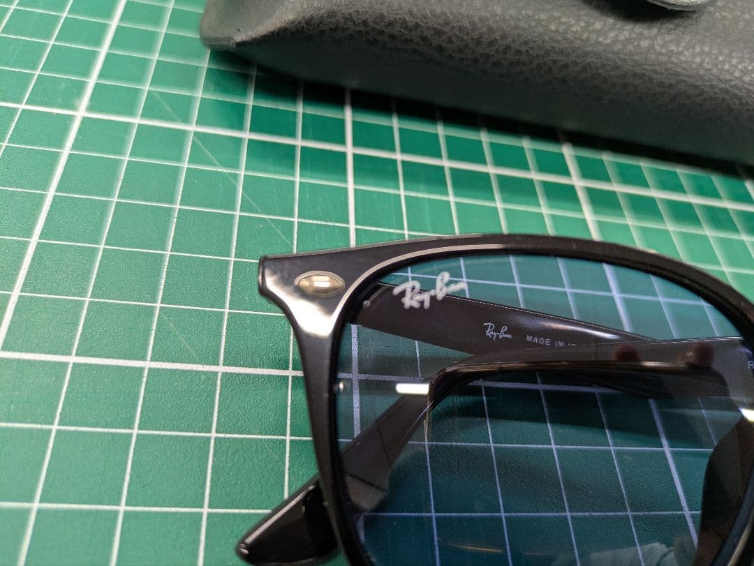 Ray-Ban RB 4258-F 601/80 サングラス ブラック
