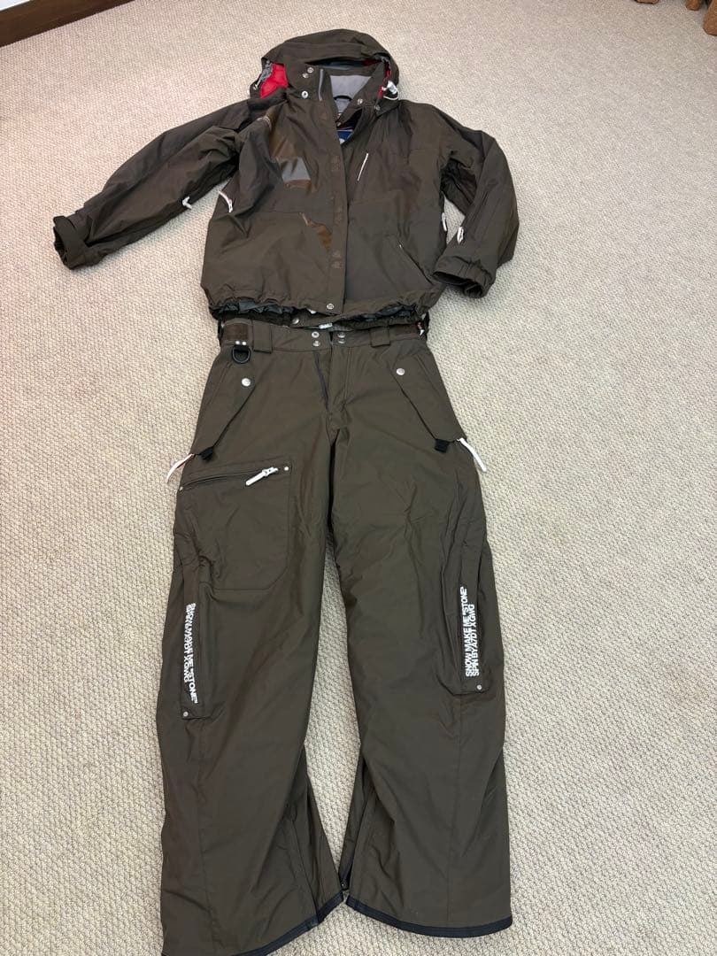 【デサント】カーキ色スキーウェア 上下セット ※お値下げしました