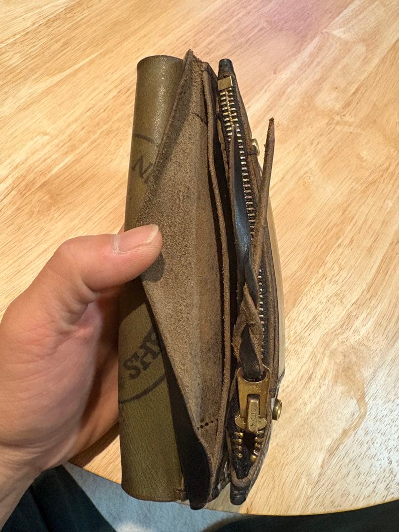 ホーウィンシェルコードバンクロムエクセル 三層ミディアムトラッカーウォレット