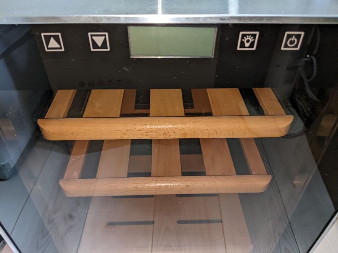 【再々値下げ】ファンヴィーノ 12本収納可能 ワインセラー