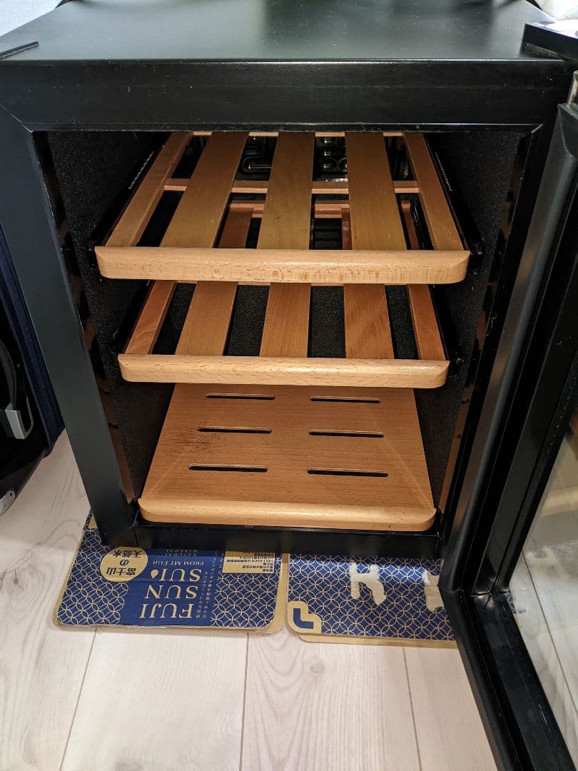 【再々値下げ】ファンヴィーノ 12本収納可能 ワインセラー