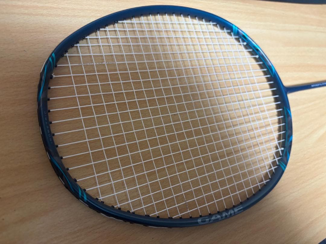 今週末限定価格　超美品　YONEX ナノフレア８００ゲーム　4U5　バドミントン
