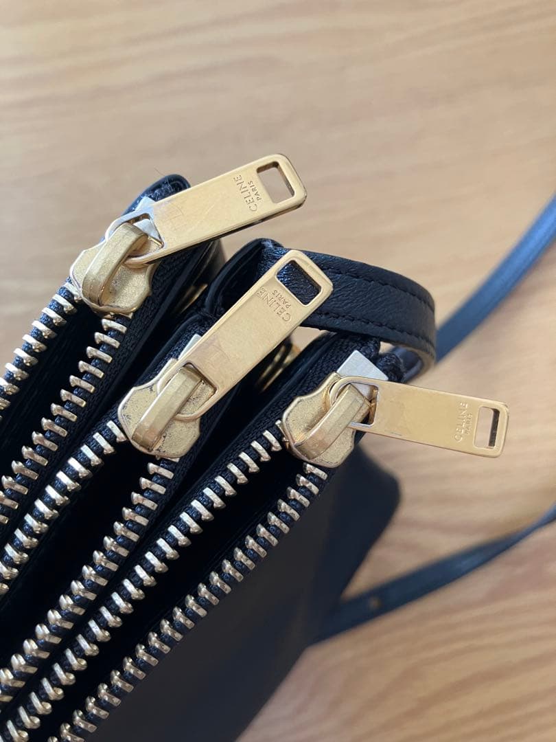 CELINE トリオ　ラージ　ブラック　レザー ショルダーバッグ