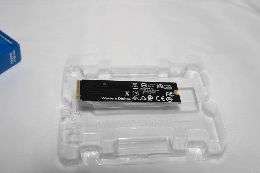 内蔵型SSD WD Blue WDS400T4B0E 4TB NVMe SSD