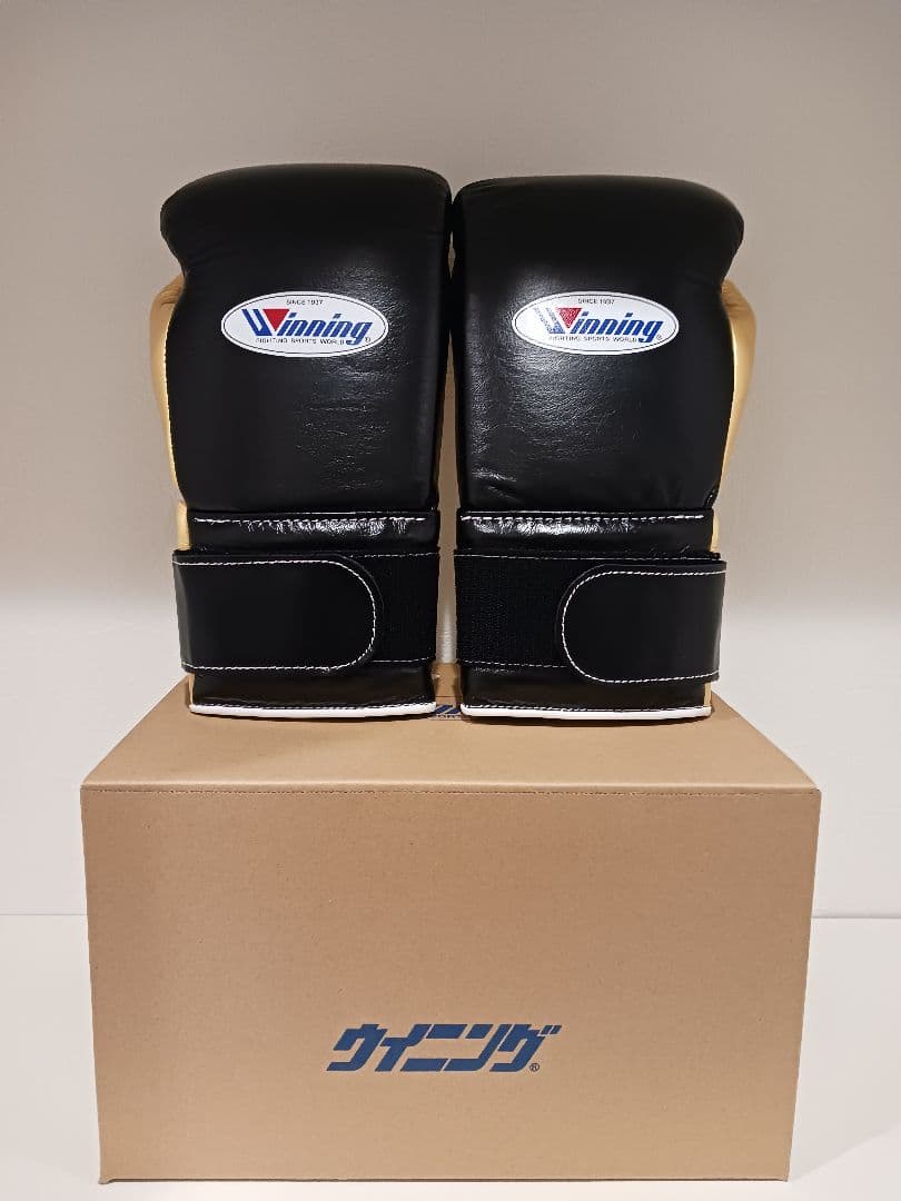ウイニング　ボクシンググローブ　14oz 　黒　ゴールド 新品