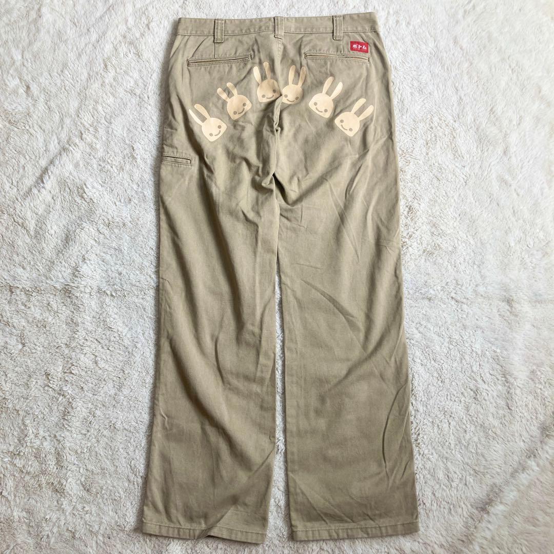 【6連うさぎ・サイズL】CUNE　チノパン　ベージュ系　デカロゴプリント