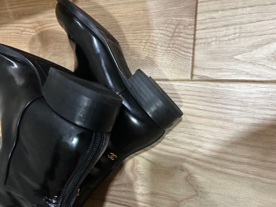 バ*ビ様 今月末日取り消し予定　CHANEL シャネル　ロングブーツ　レザー